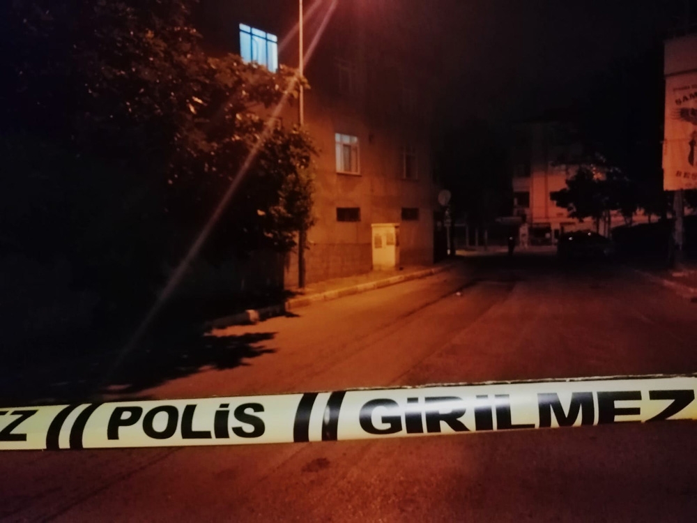 Tuzla da iki grup arasında sopalı, silahlı kavga