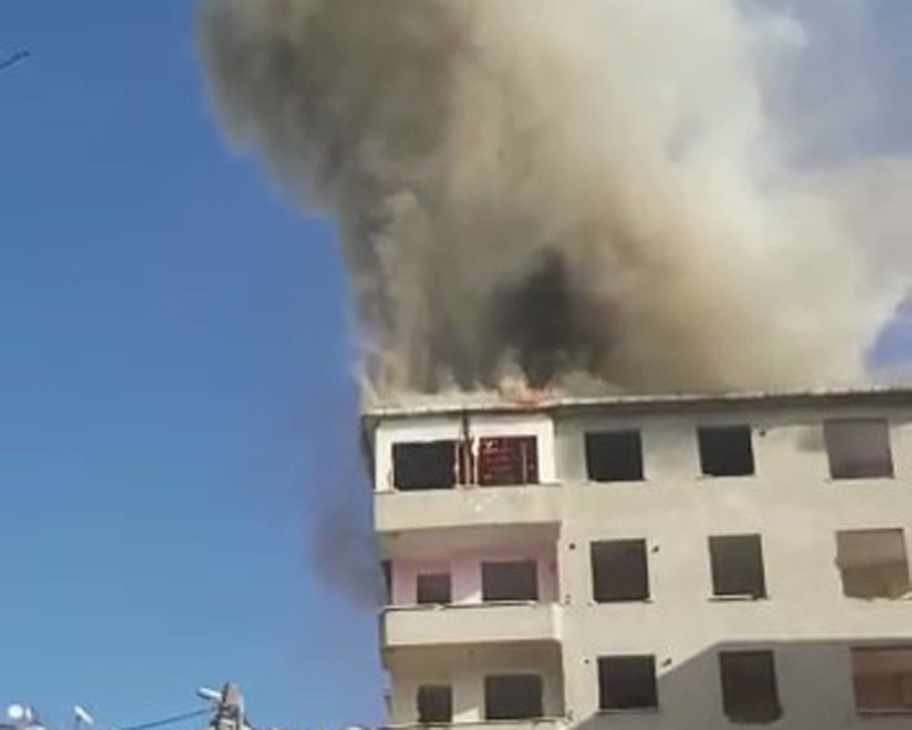 Tuzla’da inşaatın çatısında yangın