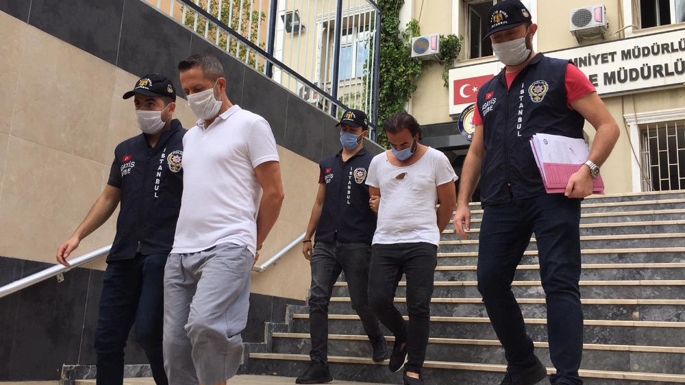 Tuzla’da iş yerini soyan hırsızlar önce kameraya, sonra polise yakalandı