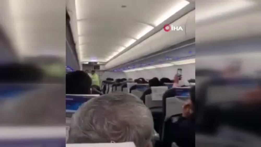 Uçuşa 30 dakikalık güvercin rötarı