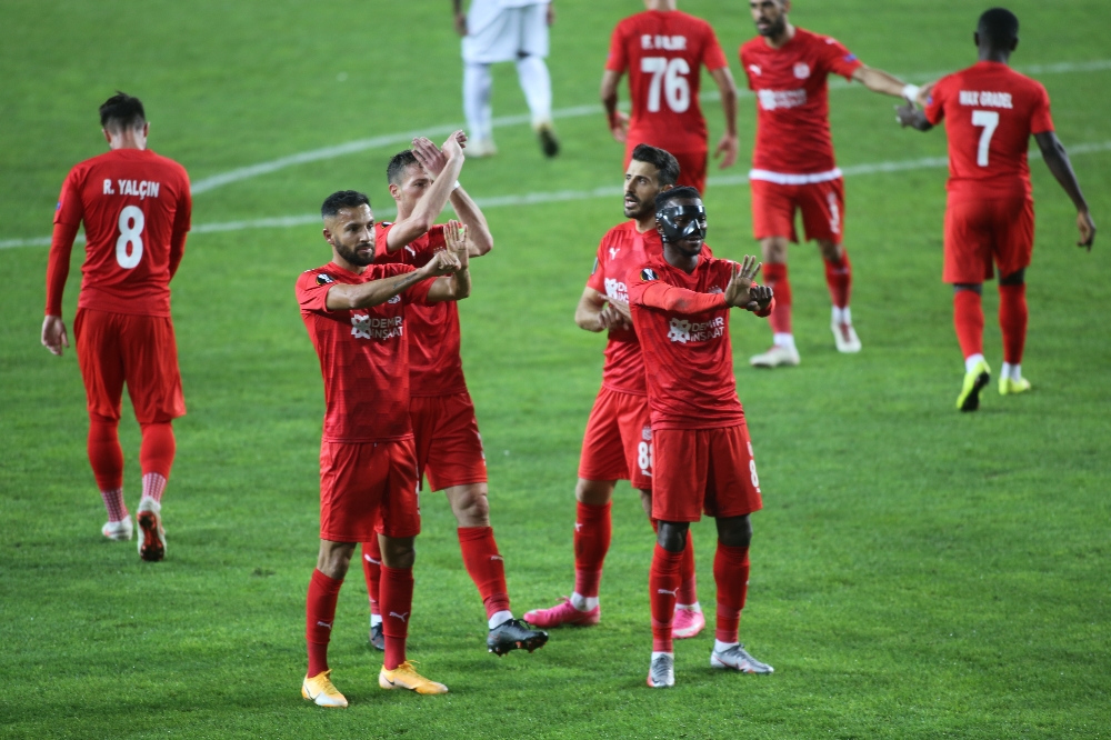 UEFA Avrupa Ligi: Sivasspor: 2 - Karabağ: 0 (Maç sonucu)