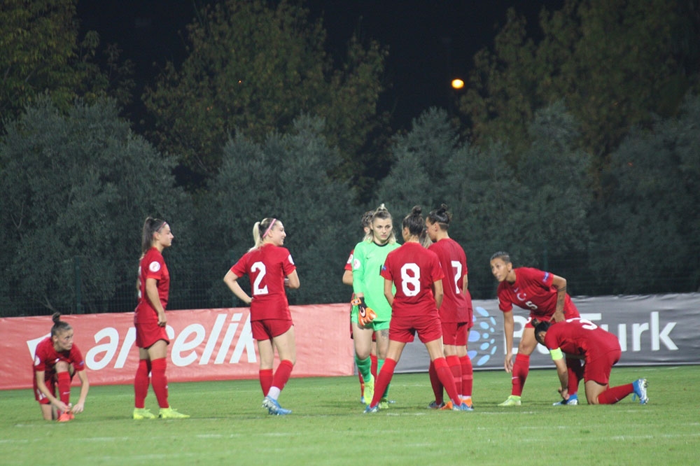UEFA Kadınlar Avrupa Şampiyonası: Türkiye:0 - Kosova: 0