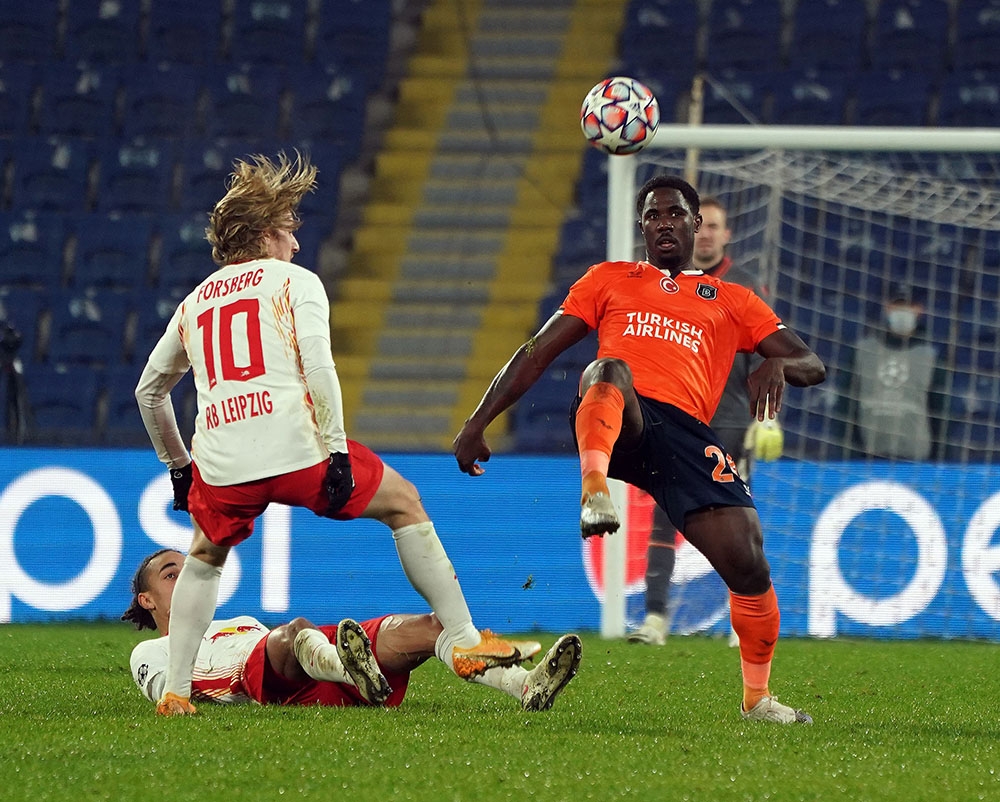 UEFA Şampiyonlar Ligi: Medipol Başakşehir: 1 - RB Leipzig: 2 (İlk yarı)
