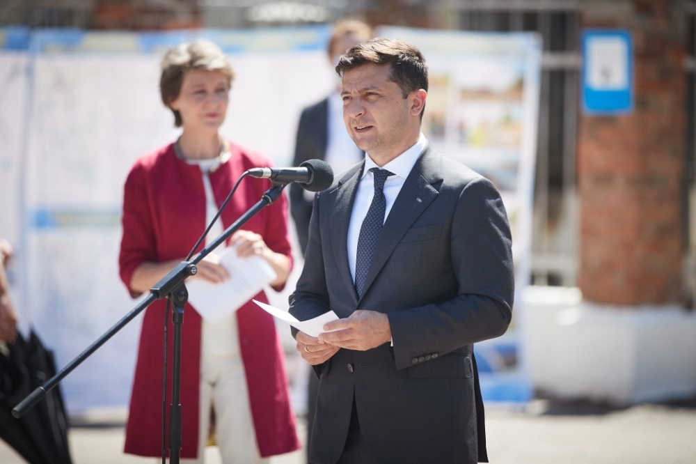 Ukrayna ve İsviçre Devlet Başkanları Ukrayna’daki çatışma bölgesini ziyaret etti