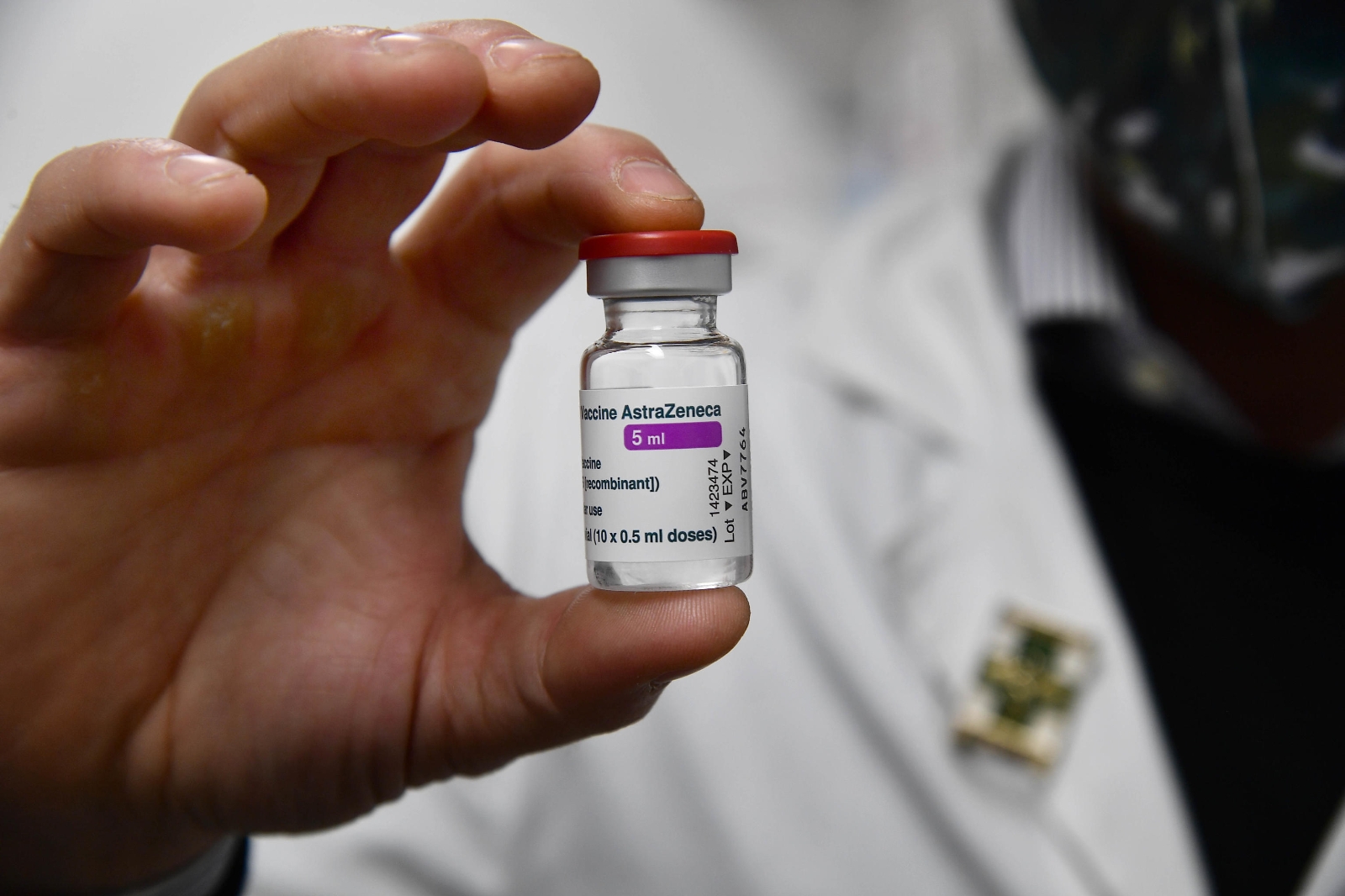 Ukrayna’da AstraZeneca aşısı uygulanan 689 kişide yan etki görüldü
