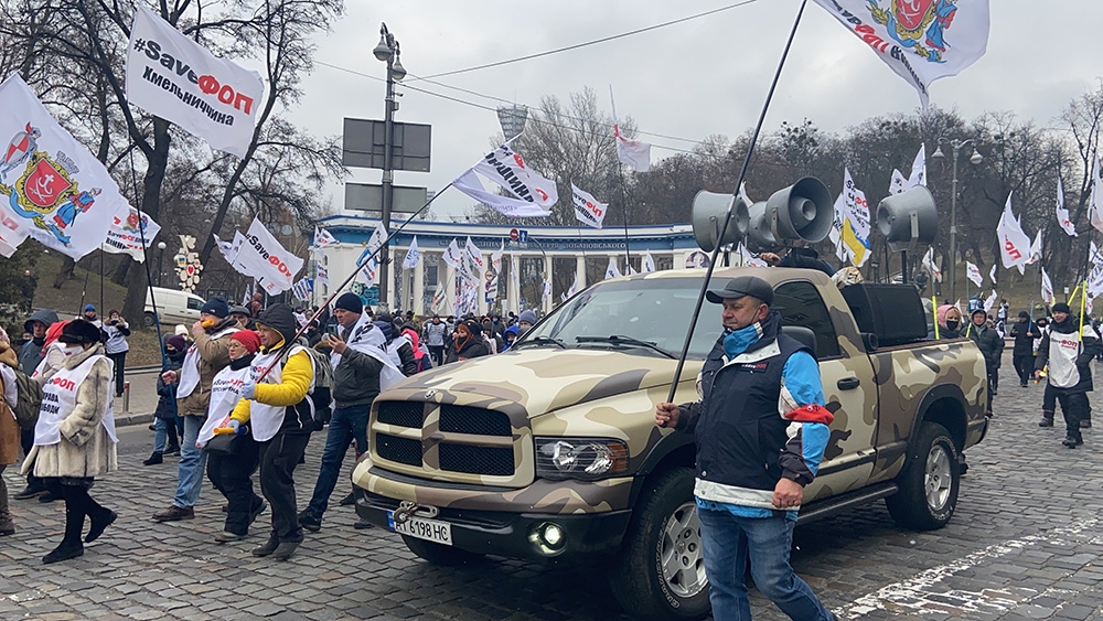 Ukrayna’daki yeni karantina uygulaması 20 bin kişi tarafından protesto edildi