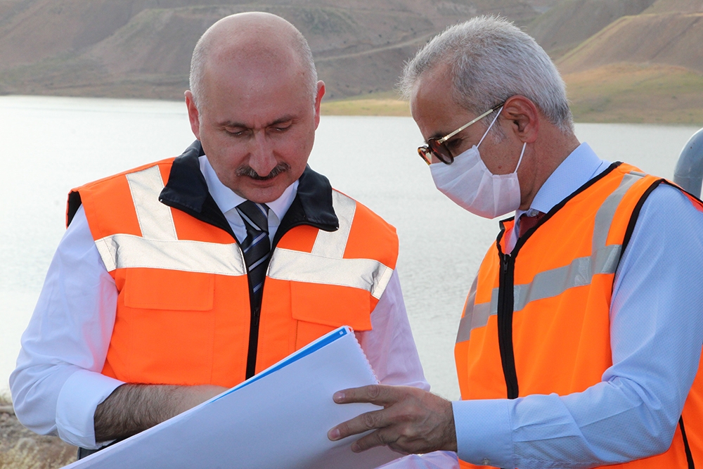 Ulaştırma ve Altyapı Bakanı Karaismailoğlu Hasankeyf’teki çalışmaları inceledi