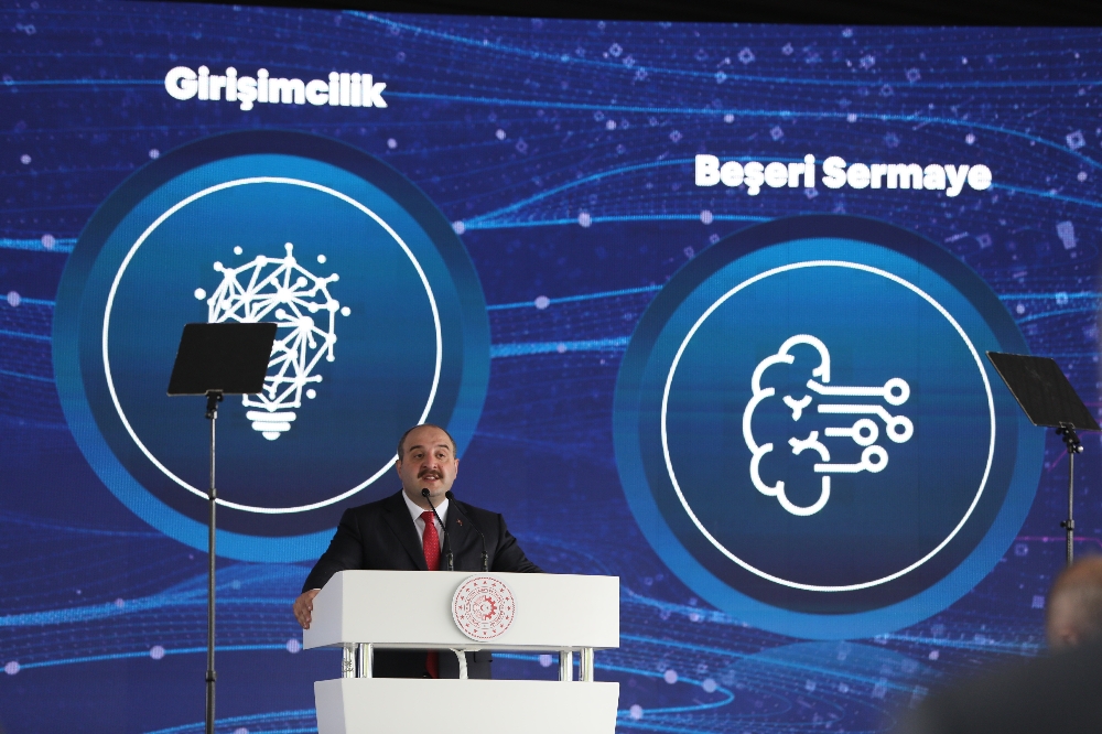 “Ülkemizi dünyanın sayılı üretim ve teknoloji üstlerinden birisi yapmayı hedefliyoruz”