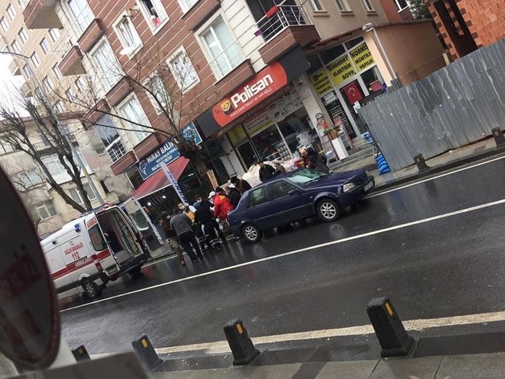 Ümraniye’de dehşet anları: Kaput üstünde metrelerce sürüklendi