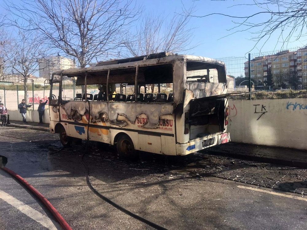 Ümraniye’de otobüsün alev alev yandığı anlar kamerada