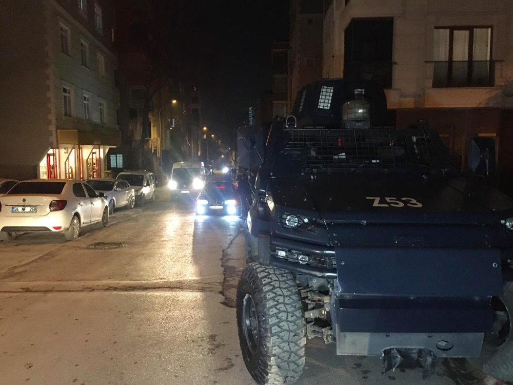 Ümraniye’de silahlı market soygunu