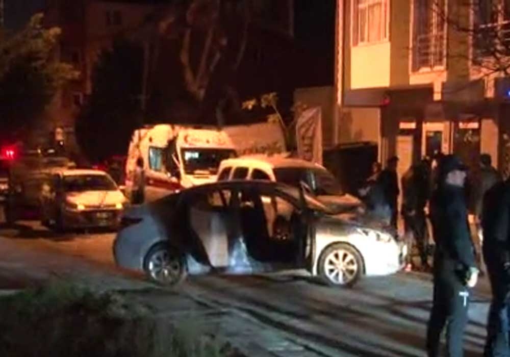 Ümraniyede Silahlı Sürücü Kendisini Durdurmak İsteyen Polise Ateş Açtı