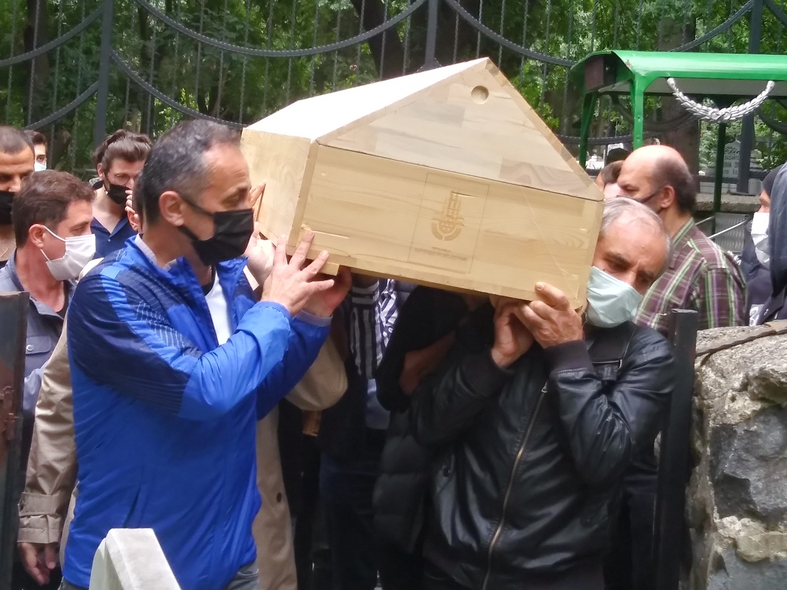 Ünlü besteci ve keman virtüözü Selçuk Tekay son yolculuğuna uğurlandı