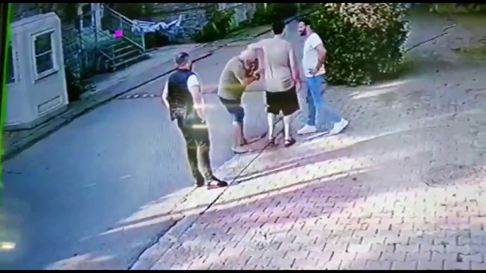 Ünlü şarkıcı Halil Sezai’nin darp ettiği 67 yaşındaki Meriç’in oğlu basın mensuplarına konuştu
