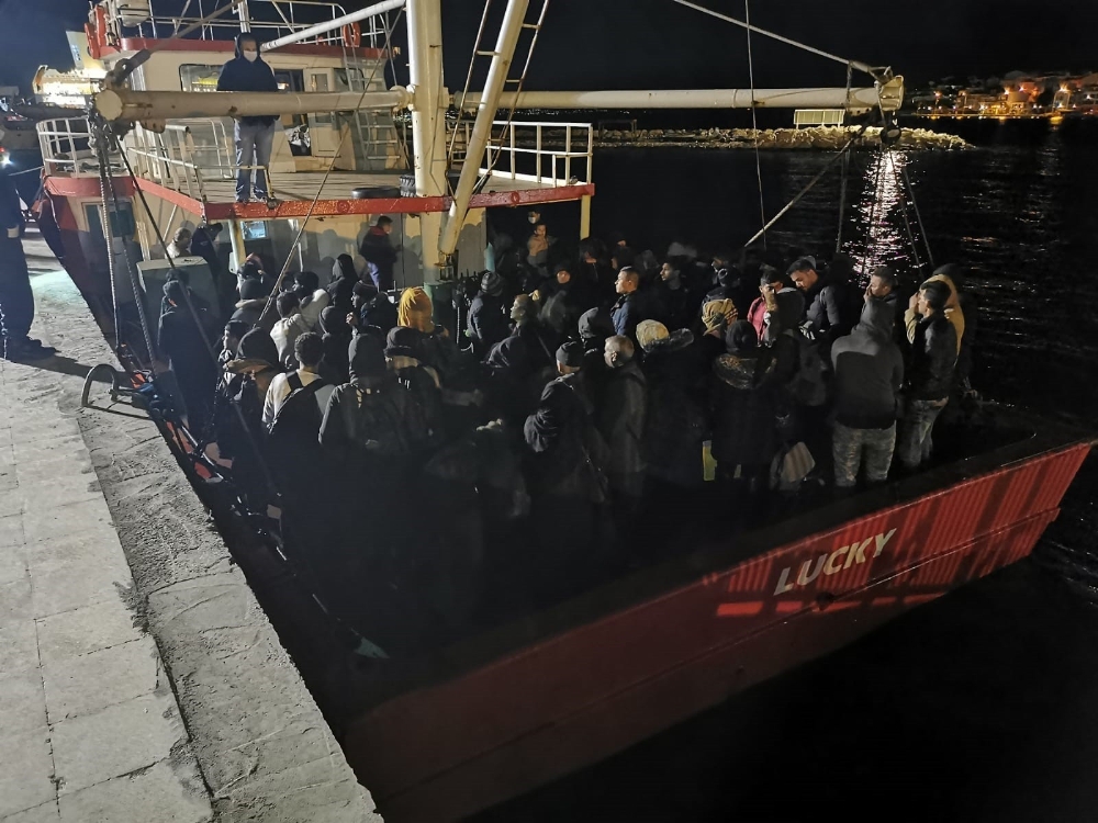 Urla’da 125 sığınmacı yakalandı