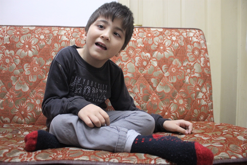 Uşaklı minik çocuğa Danimarka’dan gelen yürüme umudu