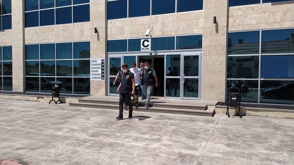 Uşak’taki cinayet zanlısı tutuklanarak cezaevine gönderildi