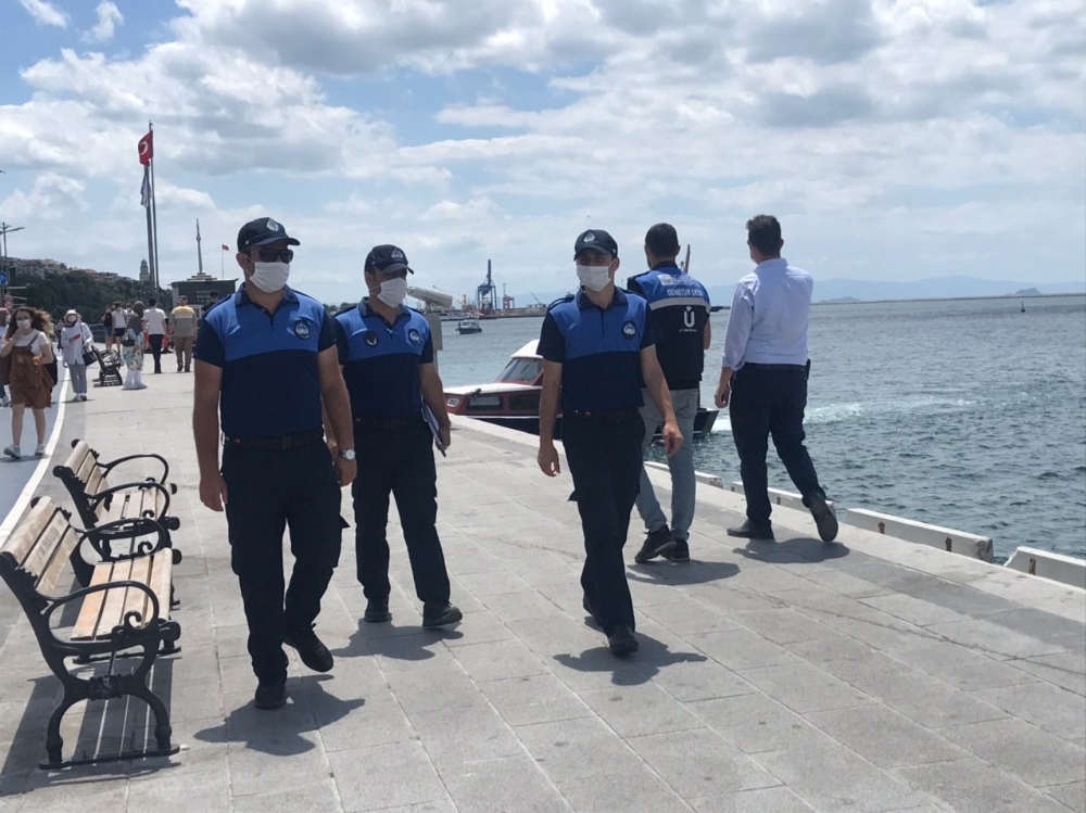 Üsküdar sahilde çekirdek yasağına drone ile denetim