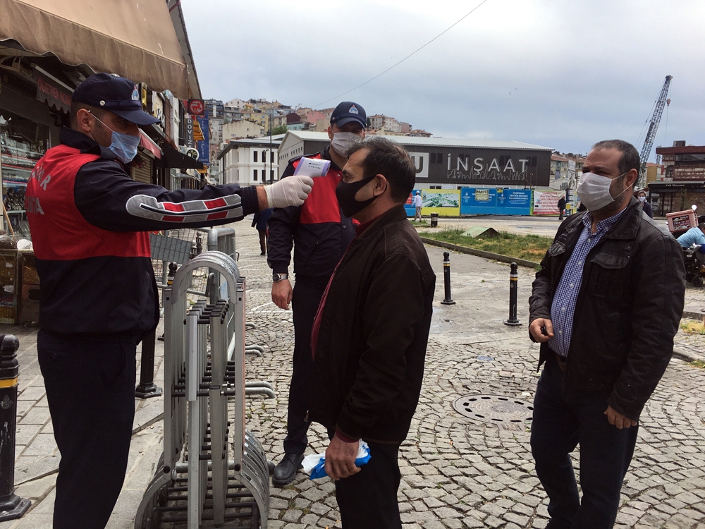 Üsküdar Tarihi Balıkçılar Çarşısı’nda bayram alışverişi denetimi