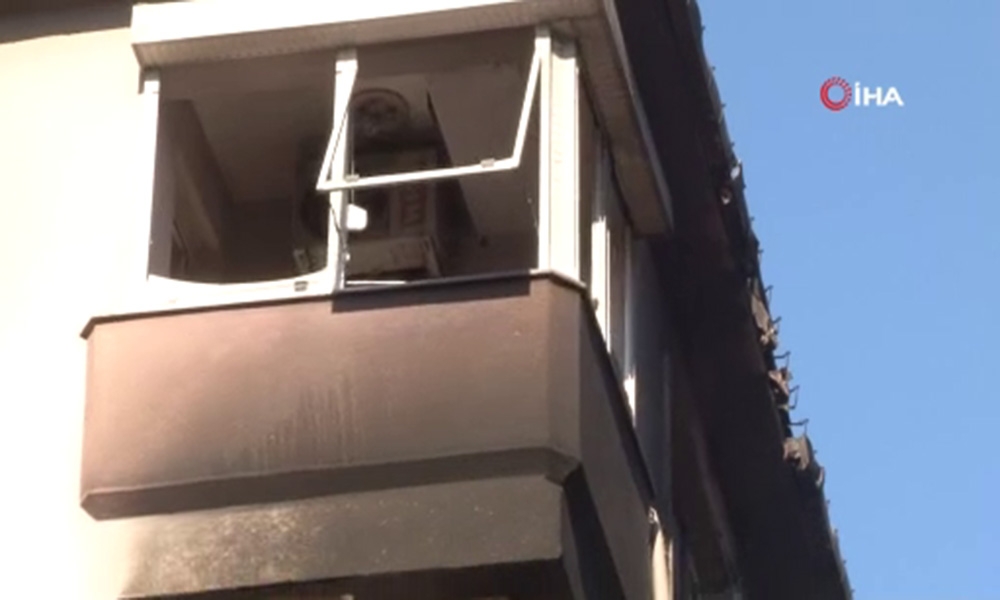 Üsküdar’da 5 katlı apartmanda korkutan yangın