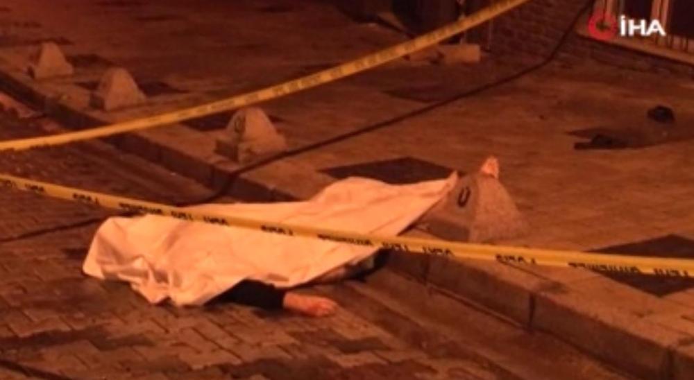 Üsküdar’da sokak ortasında erkek cesedi bulundu