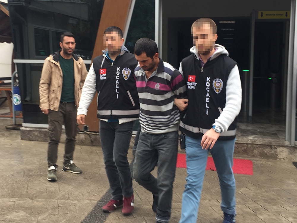 Üvey annesinin boğazını kesen şahsa müebbet hapis cezası verildi