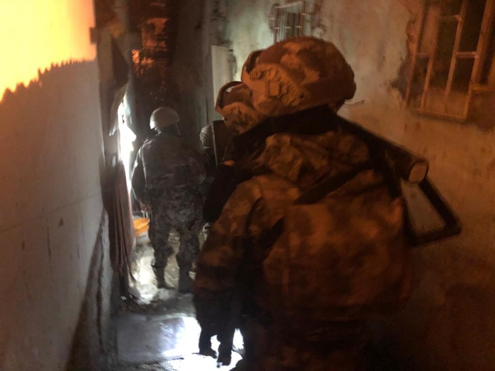 Uyuşturucu Tacirlerine Şafak Operasyonu: 10 Gözaltı