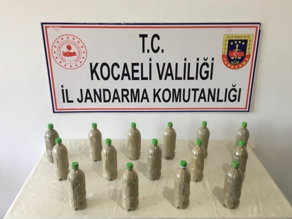 Uyuşturucuyu pet şişelere zulalamışlar