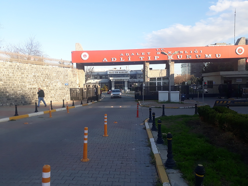 Vahşice öldürülen Aylin Sözer’in cenazesi Adli Tıp Kurumu’ndan alındı