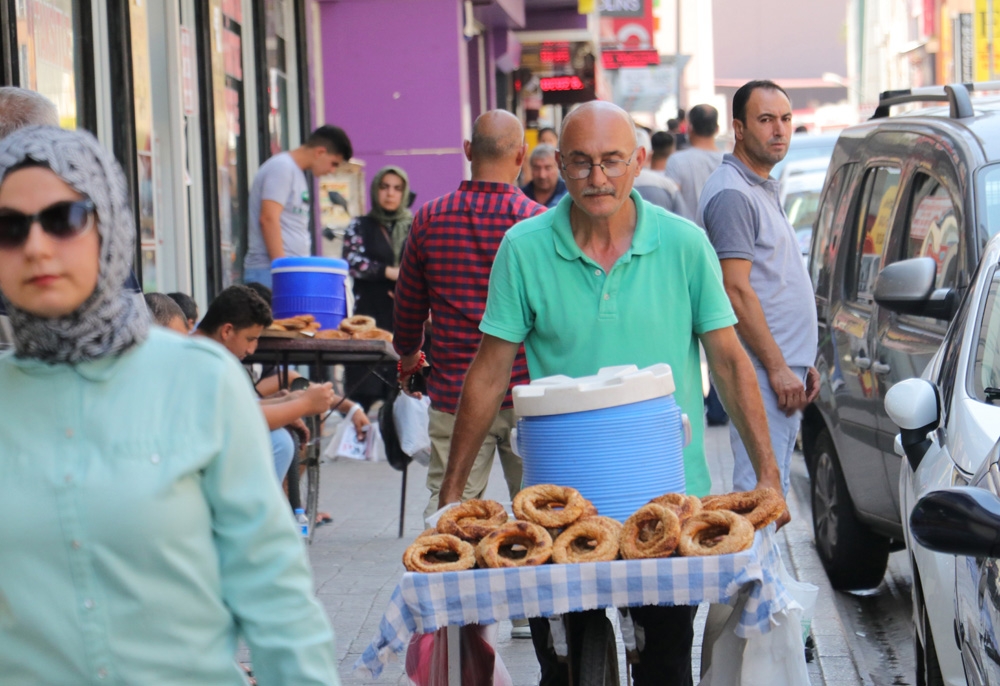 Vaka sayısının ‘pik’ yaptığı Adana’da endişelendiren görüntüler