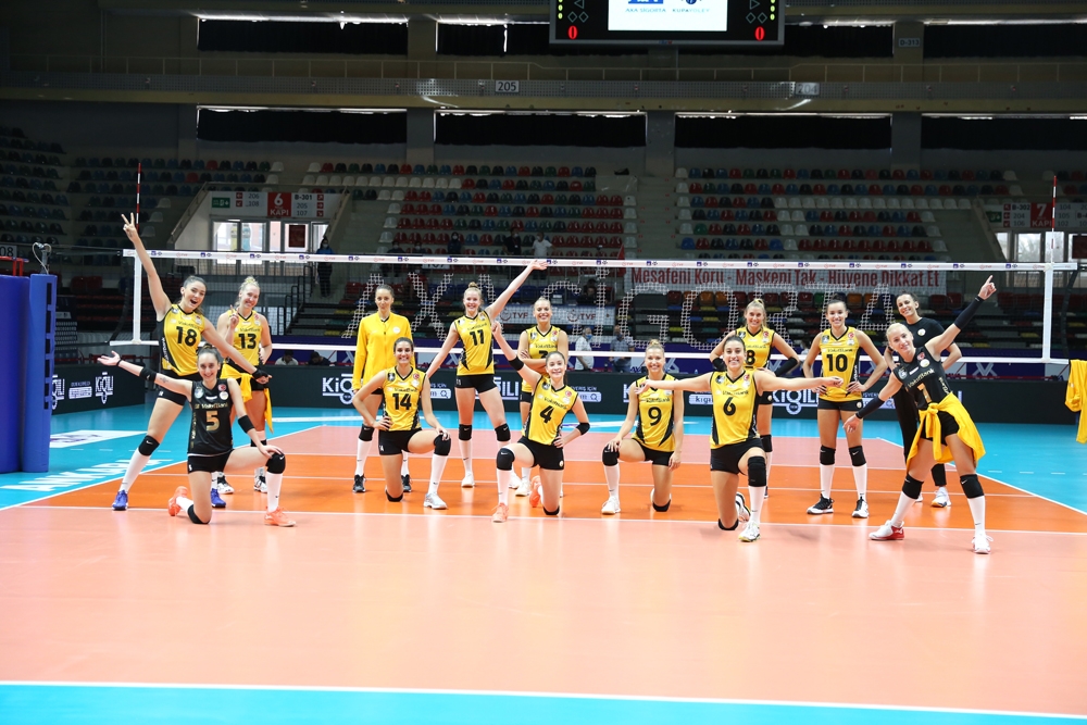 VakıfBank kupada lider olarak turladı