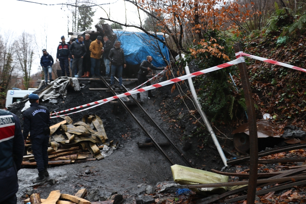 Vali Bektaştan Maden Ocağındaki Patlamaya İlişkin Açıklama