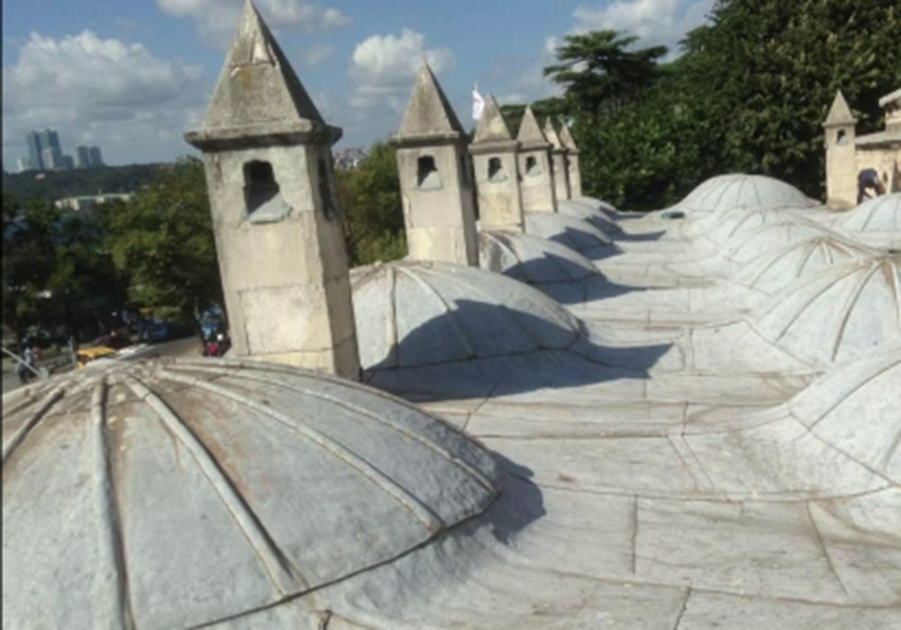 Vali Yerlikaya, Mihrimah Sultan Külliyesi’nin bacalarındaki klimaların kaldırıldığını duyurdu