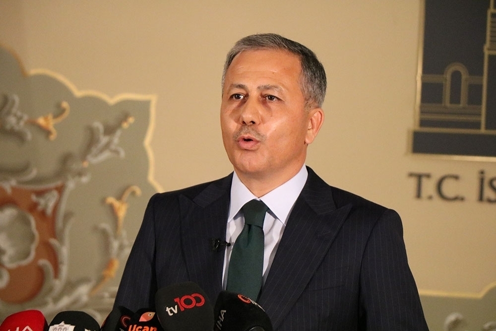 Vali Yerlikaya’dan Ersin Tatar için tebrik paylaşımı