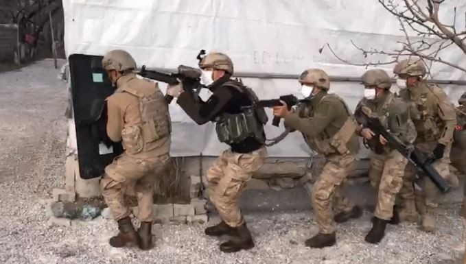 Van’da terör operasyonu: 5 gözaltı