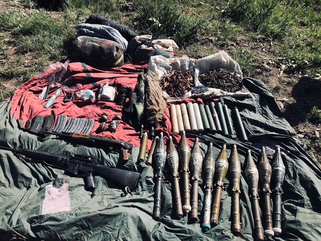 Van’da teröristlere ait silah ve mühimmat ele geçirildi