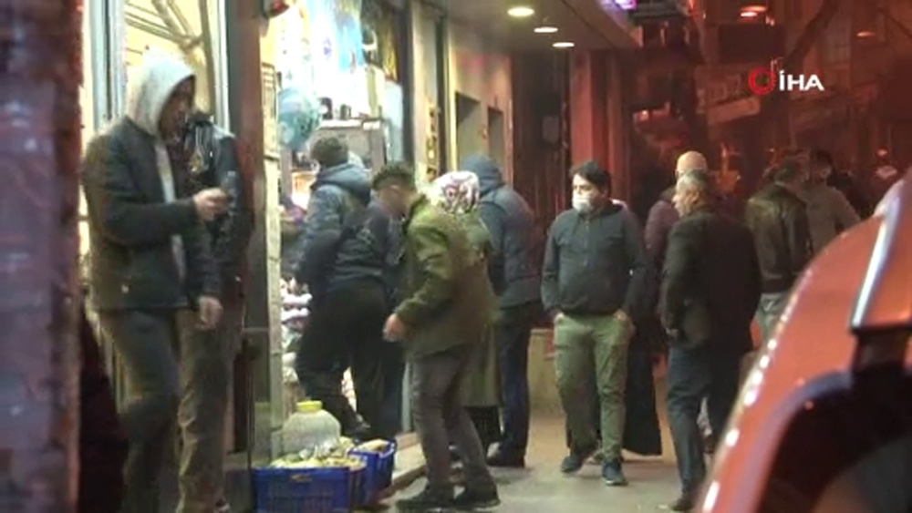 Vatandaşlar akın akın fırın ve ATM’lere gidiyor