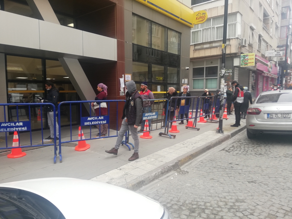 Vatandaşlar bu kez sosyal mesafe uyarılarına kulak verdi