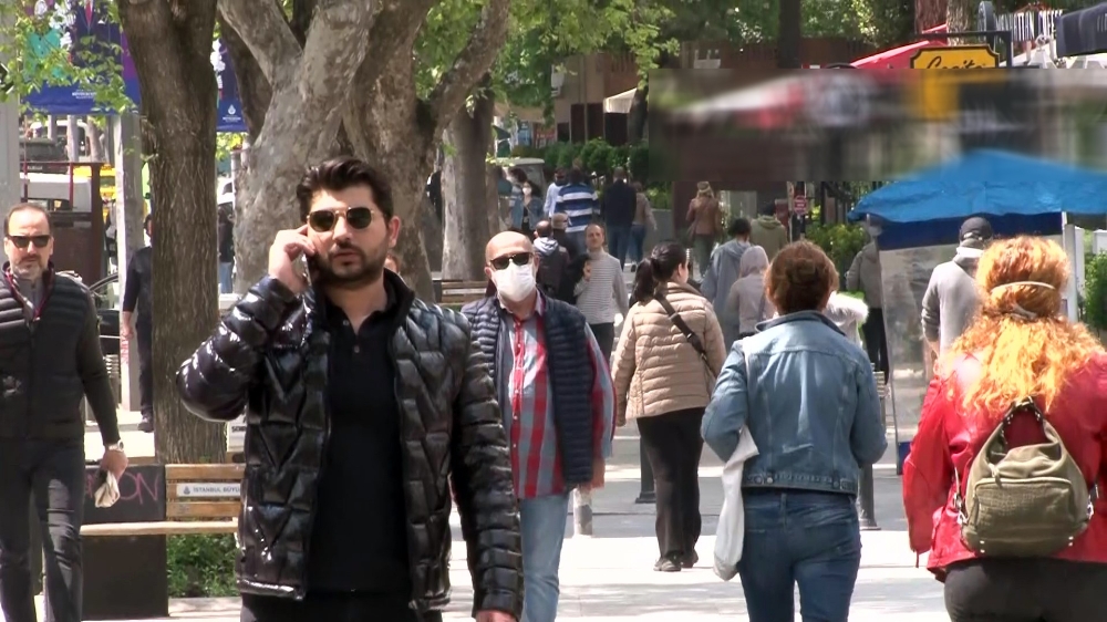 Vatandaşlar korona virüse aldırmadı, Bağdat Caddesi yine doldu