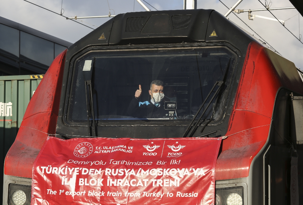 Ve yola çıktı