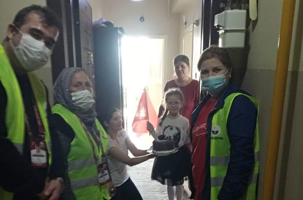 Vefa Grubu’ndan minik Beril’e doğum günü sürprizi