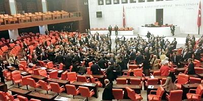 Vekiller birbirine girdi