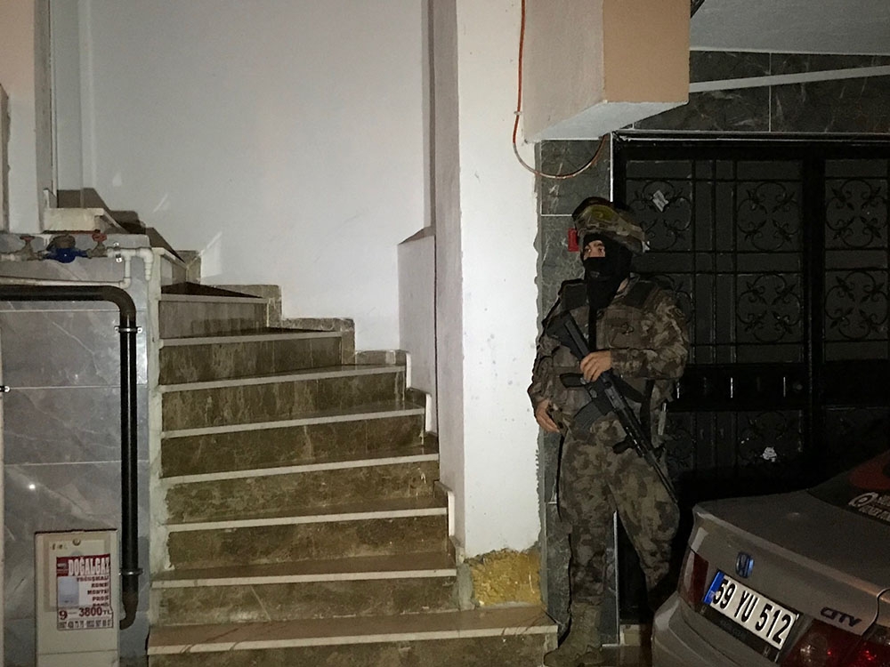 Vezneciler’deki bombalı saldırısı ile bağlantılı şahıslar yakalandı