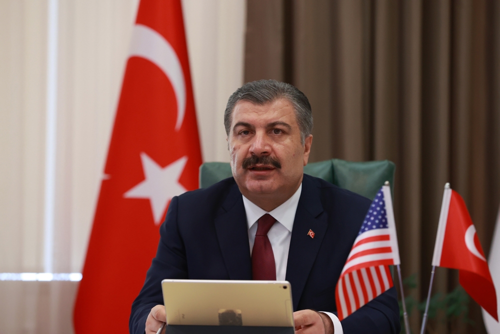 “Virüs, bana bir şey olmaz diyenlerle, benden başkasına zarar gelmez diyenlerin desteğiyle yayılıyor”