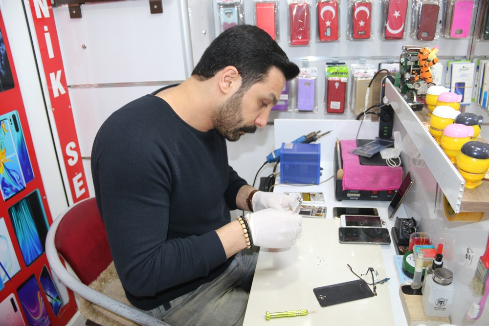 Virüs Çin’de üretilen telefon aksesuarlarına ilgiyi azalttı