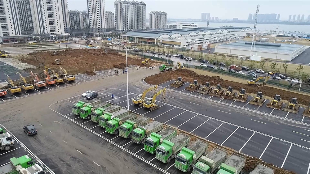 Wuhan’da ikinci hastanenin inşası sürüyor