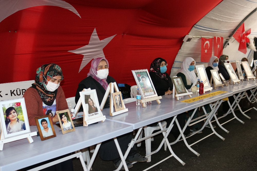 ’Ya ölüm ya istiklal’ diyen Diyarbakır anneleri evlat nöbetine devam ediyor
