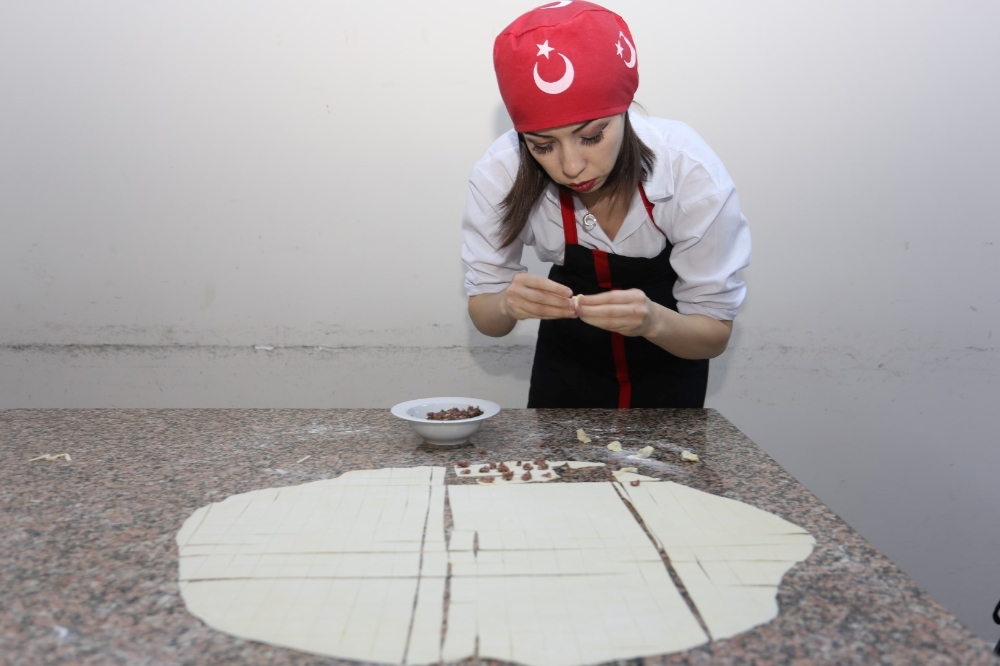 Yabancı Gelin, Türk Mutfağının Lezzetlerini Kursta Öğreniyor