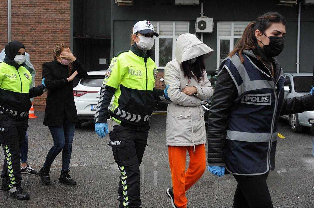 Yabancı uyruklu kadınlara zorla fuhuş operasyonu: 16 gözaltı