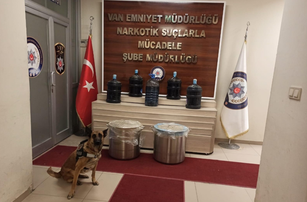 Yakıt deposundan 310 kilo 880 gram likit eroin çıktı